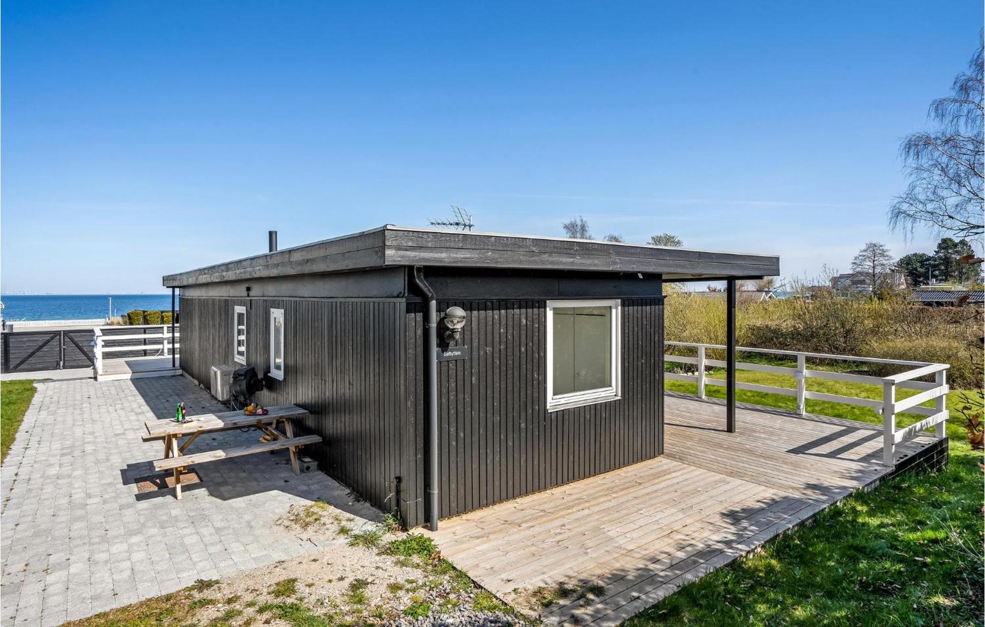 2 Bedroom Stunning Home In Strøby Ladeplads Dış mekan fotoğraf